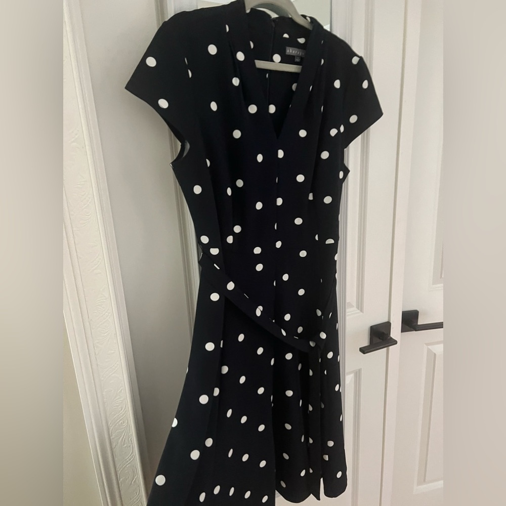 Dress - Picture 2 of 3
